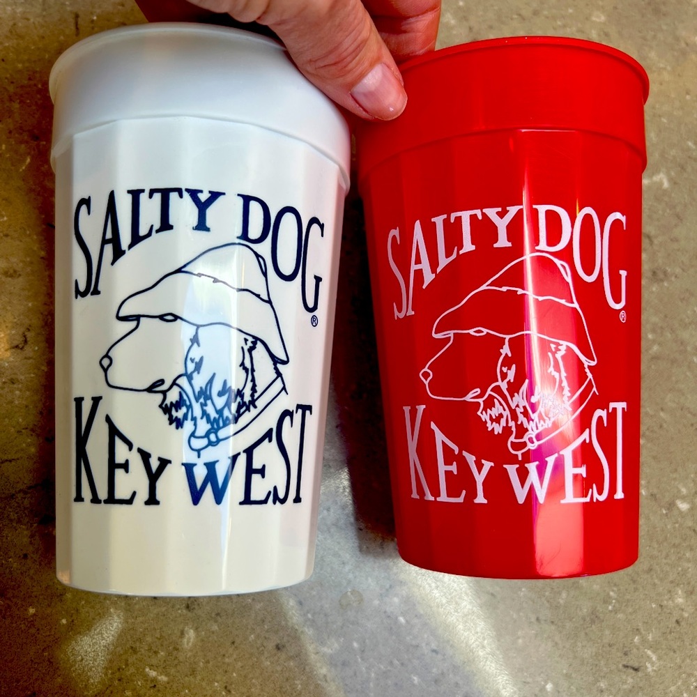 New! 8 sturdy cups from the famous Salty Dog in Key West! 4 white & 4 red!